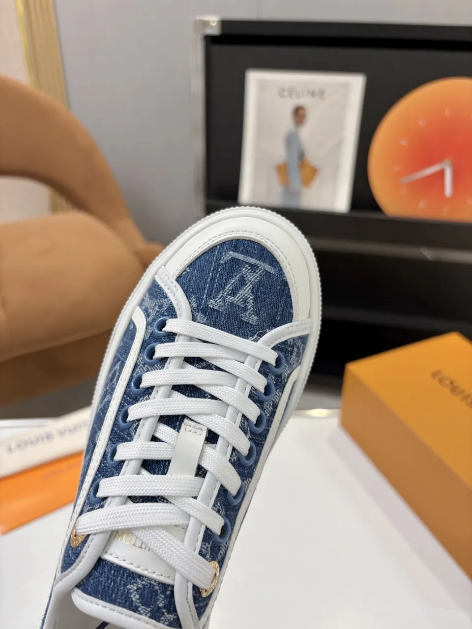 p580🐮🐮 LV couple skate shoes｜Classic jacquard, the ultimate code for a sweet outing! 👫** This pair of shoes is Louis Vuitton's love letter to fashionistas💌 - **classic presbyopic skate shoes**, the perfect choice for couples to go out on the street!  🔸 **Luxury details are a must-have**: Jacquard fabric  🔸 **So comfortable that you don’t want to take it off**: The sheepskin lining is skin-friendly and breathable, warm in autumn and winter without stuffing your feet, refreshing in spring and summer without being sticky, and you can wear it with a high-end feel in all seasons!  🔸 **Steady sense of security**: Non-slip rubber outsole, perfect grip, accompanying you through romantic streets.  **💑 Couple outfit inspiration**: ▪️ For boys, pair with leggings + baseball cap for a trendy street look!  ▪️ Girls can wear short skirts or shark pants, and the sweet and cool style is easy to choose~ **#Louis Vuitton #couple shoes #presbyopia classic** **👉 Click to collect and become the most fashionable CP in the circle of friends with him! ** Fabric: Imported cowhide/classic jacquard fabric Lining: Sheepskin lining Sole: Original rubber sole Size: Women’s size 35-42 (40/41/42 customized) Men’s size 39-45 (39.45 customized)
